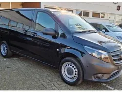 Schwarz Gebraucht 2020 Mercedes Vito Edition Van / Kleinbus | 26.700 € (Guter Preis)