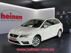 Weiß Gebraucht 2020 Seat Leon ST Style Kombi | 17.699 € (Fairer Preis)