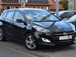 Schwarz Gebraucht 2016 Hyundai i30 Trend Kombi | 8.490 € (Fairer Preis)
