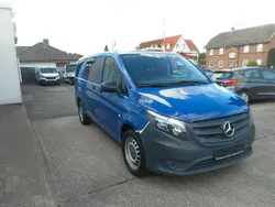 Blau Gebraucht 2017 Mercedes Vito Van / Kleinbus | 24.990 € (Guter Preis)