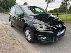 Schwarz Gebraucht 2016 VW Touran Comfortline Van / Kleinbus | 12.999 € (Fairer Preis)