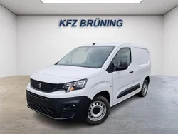 Weiß Gebraucht 2022 Peugeot Partner Premium Van / Kleinbus | 14.880 € (Guter Preis)