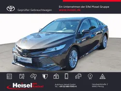 Grau Gebraucht 2019 Toyota Camry Executive Limousine | 23.980 € (Fairer Preis)