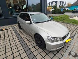 Silber Gebraucht 2003 Lexus IS300 Kombi | 8.200 €