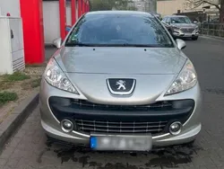 Grau Gebraucht 2007 Peugeot 207 Limousine | 2.400 € (Fairer Preis)