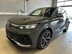 Delfingrau metallic Gebraucht 2024 VW Tiguan R-line SUV | 43.500 €
