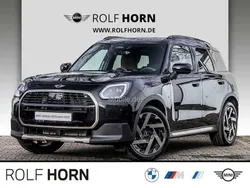 Schwarz Gebraucht 2024 Mini Countryman Favoured SUV | 39.930 € (Fairer Preis)