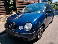 Blau Gebraucht 2004 VW Polo Kleinwagen | 1.750 € (Etwas zu teuer)