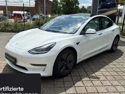 Weiß Gebraucht 2021 Tesla Model 3 Long Range Limousine | 29.700 € (Teuer)