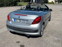 Silber Gebraucht 2007 Peugeot 207 CC Platinum Cabrio | 4.350 € (Fairer Preis)