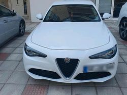 Weiß Gebraucht 2025 Alfa Romeo Giulia Limousine | 21.000 €