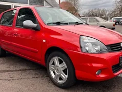 Rot Gebraucht 2012 Renault Clio II Campus Kleinwagen | 3.400 € (Fairer Preis)