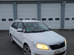 Weiß Gebraucht 2014 Skoda Fabia Kombi | 4.200 € (Teuer)