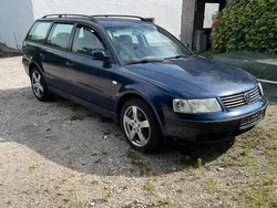 Blau Gebraucht 2000 VW Passat Kombi | 800 € (Superpreis)