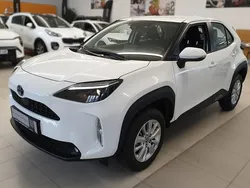Schneeweiß Gebraucht 2024 Toyota Yaris Cross Comfort SUV | 23.450 € (Superpreis)