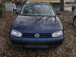 Blau Gebraucht 2002 VW Golf IV Kleinwagen | 750 € (Guter Preis)