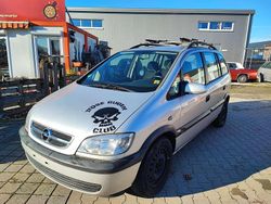 Silber Gebraucht 2002 Opel Zafira Comfort Van / Kleinbus | 1.999 € (Etwas zu teuer)