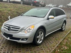 Silber Gebraucht 2007 Mercedes R500 Van / Kleinbus | 9.990 € (Fairer Preis)