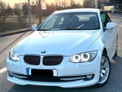 Weiß Gebraucht 2012 BMW 330 Coupé | 9.000 € (Superpreis)