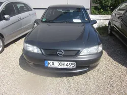 Schwarz Gebraucht 1996 Opel Vectra Limousine | 1.950 € (Etwas zu teuer)
