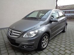 Grau Gebraucht 2010 Mercedes B180 Van / Kleinbus | 3.990 € (Guter Preis)