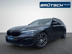 Sophistograu brillanteffekt metallic Gebraucht 2021 BMW 520 M Sport Kombi | 38.480 € (Teuer)