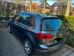 Grau Gebraucht 2017 VW Golf Sportsvan Comfortline Van / Kleinbus | 15.700 € (Guter Preis)