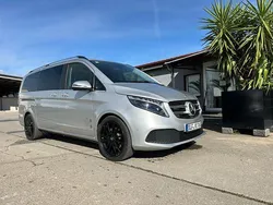 Silber Gebraucht 2023 Mercedes V300 Avantgarde Van / Kleinbus | 67.990 € (Etwas zu teuer)