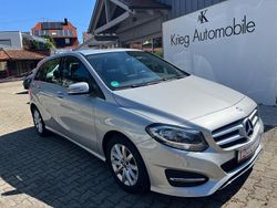 Silber Gebraucht 2016 Mercedes B180 Van / Kleinbus | 10.990 € (Fairer Preis)
