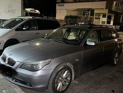 Grau Gebraucht 2006 BMW 530 Kombi | 4.200 € (Fairer Preis)