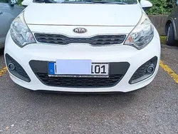 Weiß Gebraucht 2013 Kia Rio DREAM-TEAM Edition Limousine | 7.200 € (Fairer Preis)