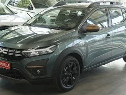 Grün Gebraucht 2024 Dacia Sandero Extreme Kleinwagen | 18.991 € (Fairer Preis)