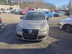 Gelb Gebraucht 2004 VW Golf IV Comfortline Limousine | 2.200 € (Guter Preis)