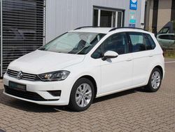 Weiß Gebraucht 2016 VW Golf Sportsvan Comfortline Van / Kleinbus | 12.240 € (Fairer Preis)