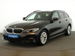 Saphirschwarz metallic Gebraucht 2022 BMW 320 Advantage Kombi | 28.880 € (Guter Preis)