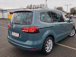 Blau Gebraucht 2019 VW Sharan Highline Van / Kleinbus | 27.500 € (Fairer Preis)