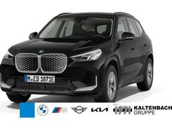 Schwarz (schwarz uni) Neu 2025 BMW iX1 Sport Line SUV | 42.959 € (Fairer Preis)