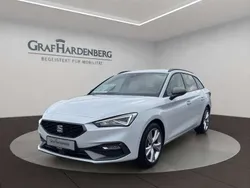 Weiß Gebraucht 2024 Seat Leon FR-Line Limousine | 27.890 € (Fairer Preis)