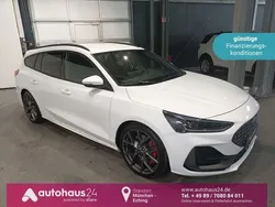 Weiß Gebraucht 2023 Ford Focus ST Kombi | 29.330 € (Guter Preis)