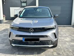 Grau Gebraucht 2023 Opel Mokka-e Elegance SUV | 21.490 € (Fairer Preis)