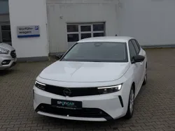 Jade weiss/arktis weiss Gebraucht 2022 Opel Astra Business Edition Kombi | 25.490 € (Teuer)