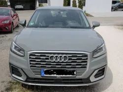 Grau Gebraucht 2018 Audi Q2 Sport SUV | 22.000 € (Fairer Preis)