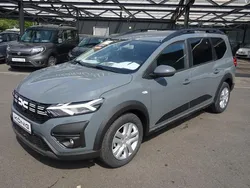 Grau Gebraucht 2024 Dacia Jogger Expression Van / Kleinbus | 20.949 € (Superpreis)
