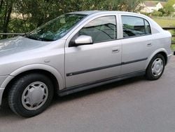 Silber Gebraucht 2003 Opel Astra Limousine | 1.600 € (Fairer Preis)