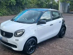 Weiß Gebraucht 2015 Smart ForFour Kleinwagen | 6.550 € (Fairer Preis)