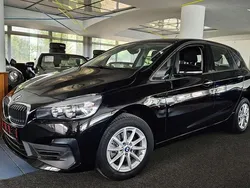 Schwarz ii/bonnet fluid black Gebraucht 2018 BMW 218 Van / Kleinbus | 15.990 € (Fairer Preis)