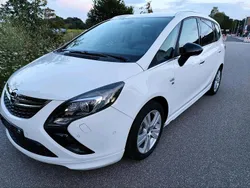 Weiß Gebraucht 2013 Opel Zafira Van / Kleinbus | 8.100 € (Etwas zu teuer)