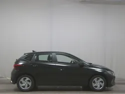 Schwarz Gebraucht 2021 Hyundai i20 Essential Limousine | 14.480 € (Guter Preis)