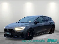 Magnetic grau metallic Gebraucht 2023 Ford Focus ST Limousine | 33.840 € (Fairer Preis)