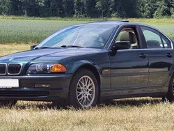 BMW 323